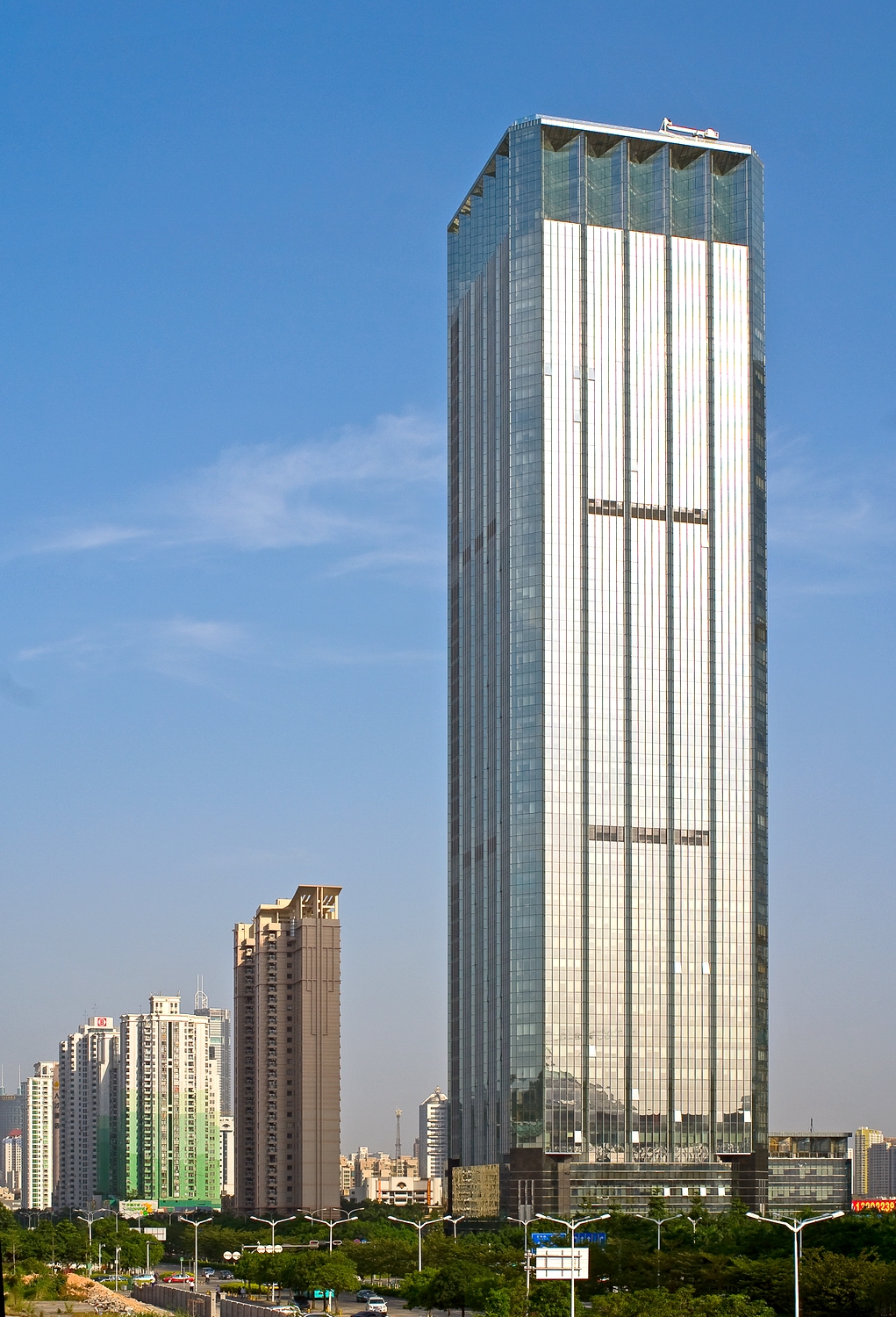 15-深圳荣超经贸中心（2010年度鲁班奖，48层-206米-115247㎡）.jpg